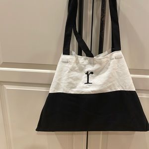 🌷CANVAS BAG WITH THE LETTER r.